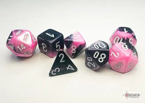 Chessex dobbelstenen set Gemini mini polyhedraal zwart roze wit 7 stuks